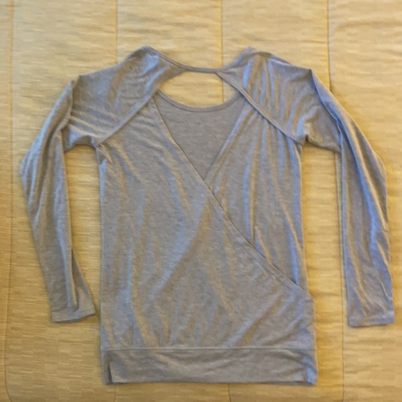 Nicole Miller athleisure top with open back Sz S - Picture 5 of 8